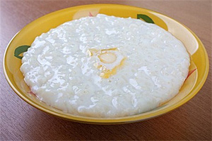 Самая полезная с точки зрения снижения веса крупа - коричневый рис.