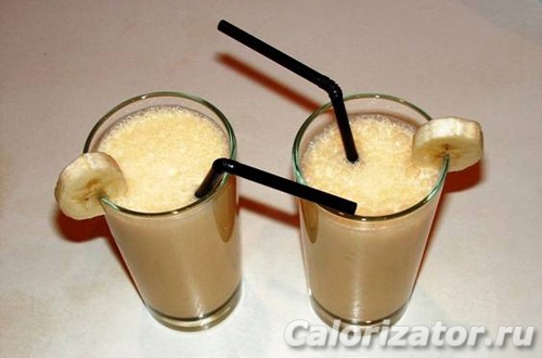 как приготовить молочный коктейль с мороженым и бананом в блендере