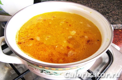 Суп-лапша домашняя с сардельками Суп-лапша домашняя с сардельками
