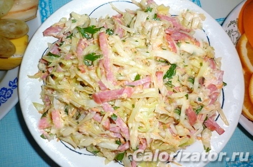 Салат капустный с салями Салат капустный с салями