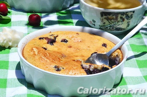 Творожная запеканка с яблоками и голубикой Творожная запеканка с яблоками и голубикой