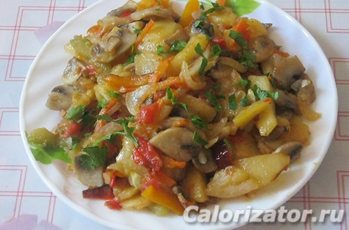 Рагу с грибами и мясом в духовке