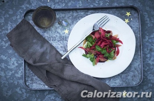 Салат из копченой скумбрии, свеклы и хрена Салат из копченой скумбрии, свеклы и хрена