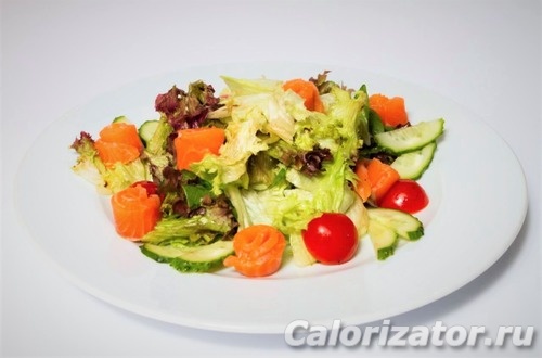 Салат с красной рыбой и овощами Салат с красной рыбой и овощами