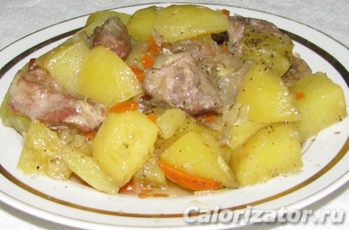 картошка тушеная с луком и морковью