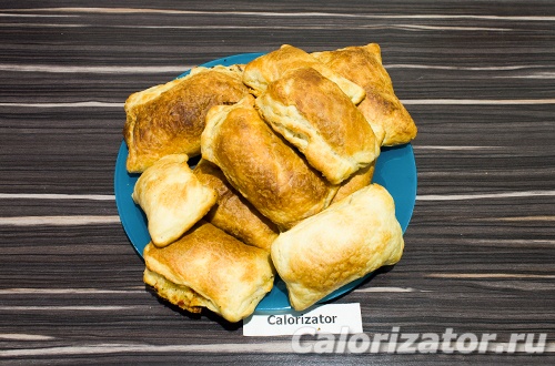 Слойки с сыром томатами и чесноком Слойки с сыром томатами и чесноком