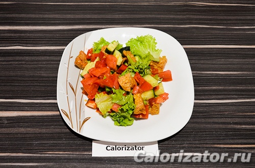 Овощной салат с соевым мясом Овощной салат с соевым мясом