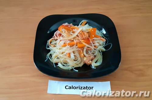 Салат с фунчозой и красной рыбой Салат с фунчозой и красной рыбой