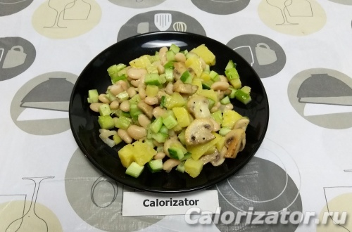 Сытный салат с грибами и фасолью Сытный салат с грибами и фасолью