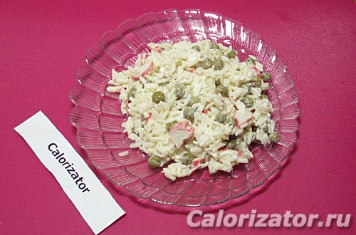 Салат с кальмаром и крабовыми палочками Салат с кальмаром и крабовыми палочками