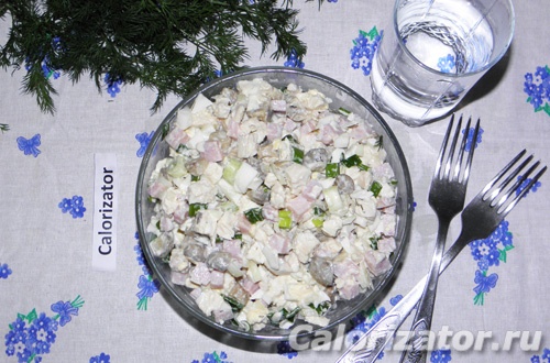 Салат с ветчиной и курицей Салат с ветчиной и курицей
