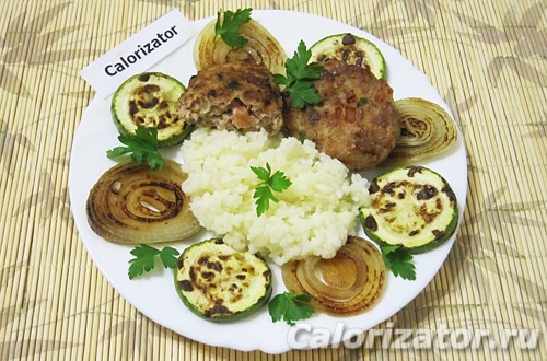 Котлеты с помидорами, кабачками и рисом Котлеты с помидорами, кабачками и рисом