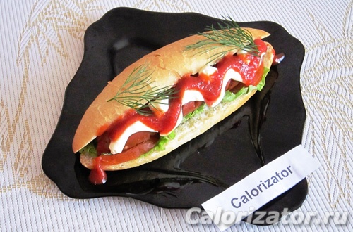 Хот-доги с жареными сосисками Хот-доги с жареными сосисками