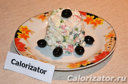 Салат с крабовыми палочками и огурцом Салат с крабовыми палочками и огурцом