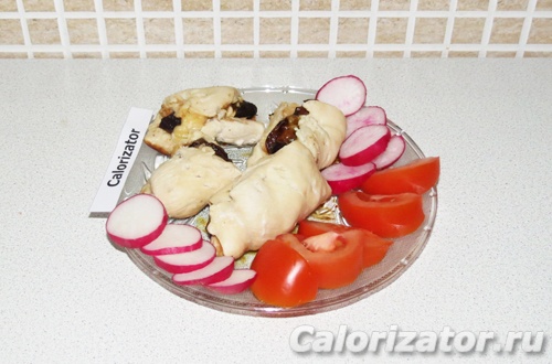 Куриные рулетики с черносливом Куриные рулетики с черносливом