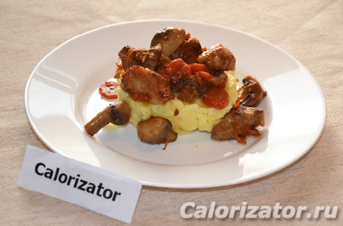 Мясо с грибами и картофельным пюре Мясо с грибами и картофельным пюре