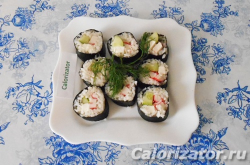 Роллы с крабовым мясом и огурцом Роллы с крабовым мясом и огурцом