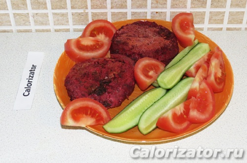 Свекольные котлеты с арахисовой мукой Свекольные котлеты с арахисовой мукой