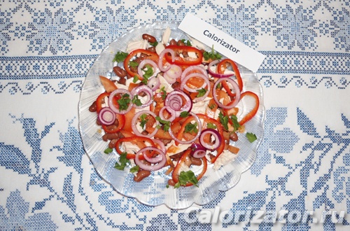 Салат с фасолью и курицей Салат с фасолью и курицей