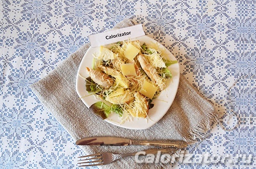 Салат Цезарь с курицей Салат Цезарь с курицей