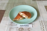 Готовое блюдо: блинная закуска с красной рыбой