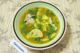 Суп с клецками и куриными крылышками Суп с клецками и куриными крылышками