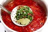 Шаг 6. Затем овощи залить мясным бульоном, приправить, варить до готовности. Добавить мясо. Шаг 6. Затем овощи залить мясным бульоном, приправить, варить до готовности. Доб